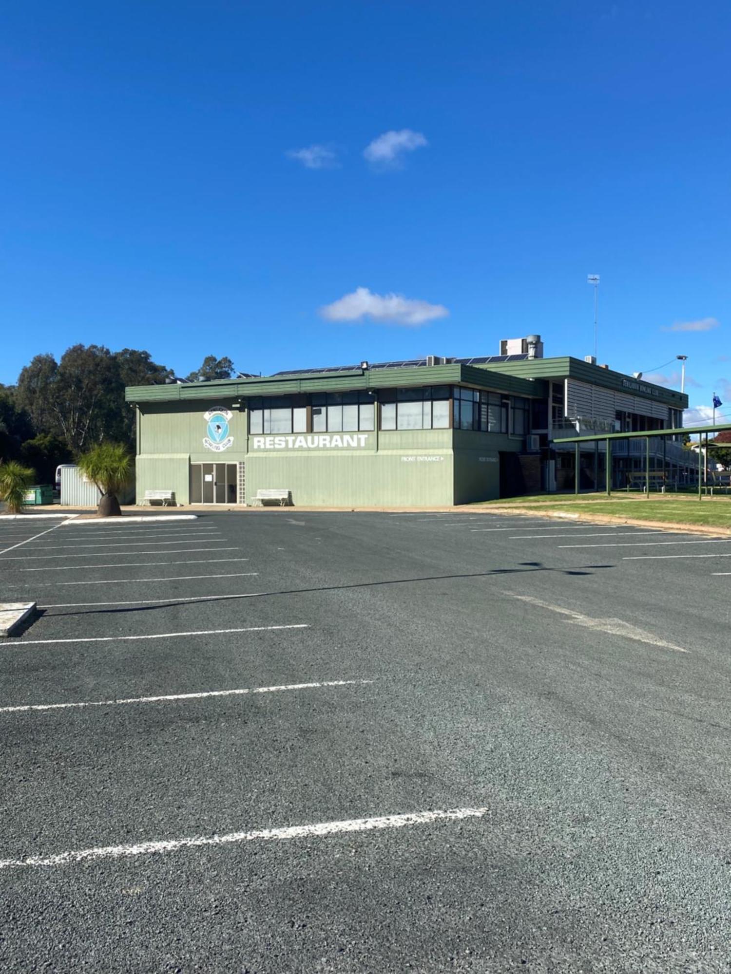 Deniliquin Country Club Motor Inn Exteriör bild