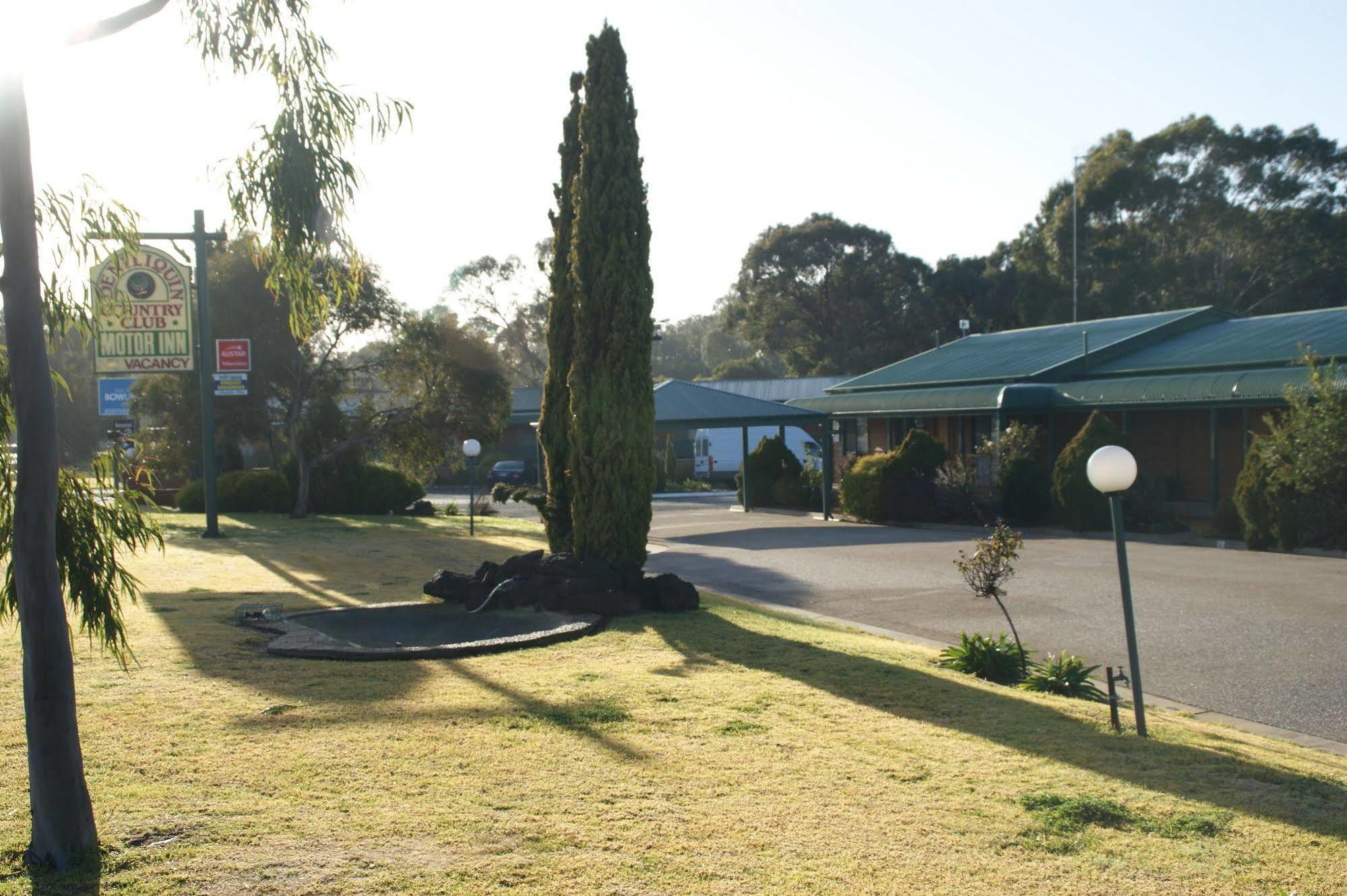 Deniliquin Country Club Motor Inn Exteriör bild